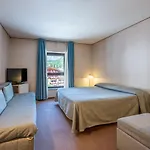 Universo-3 By Interhome